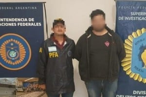 En el operativo se secuestró la totalidad de dispositivos electrónicos utilizados para cometer la maniobra. Crédito: NA.