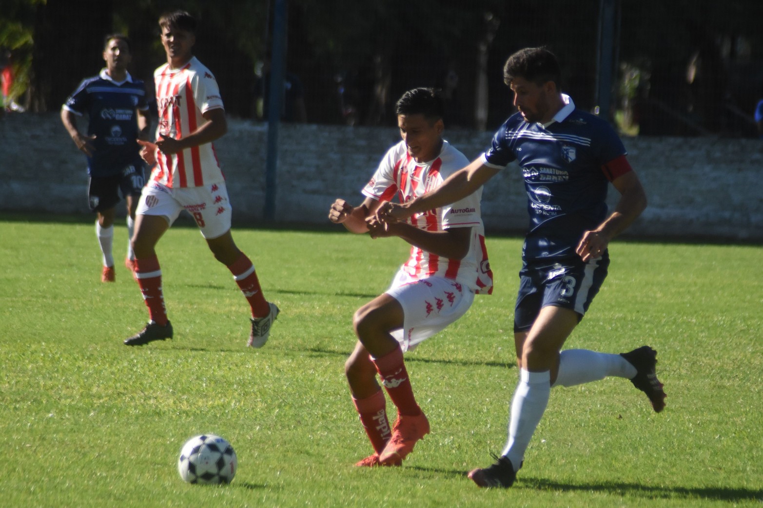 En la liga Santafesina de fútbol, Unión de visitante le ganó 2 a 1 a La Salle