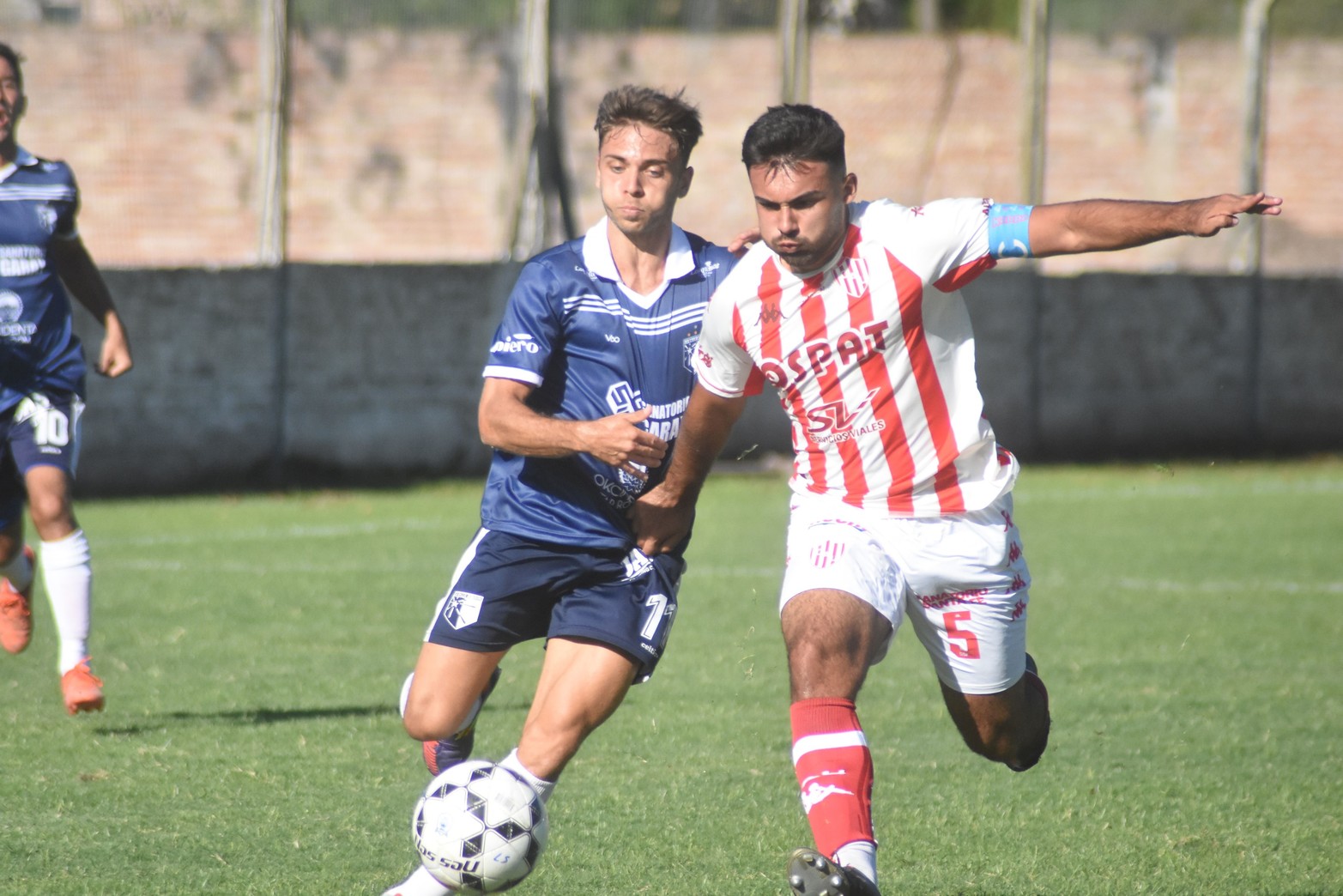 En la liga Santafesina de fútbol, Unión de visitante le ganó 2 a 1 a La Salle