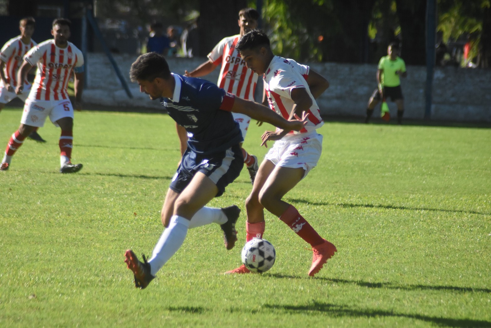 En la liga Santafesina de fútbol, Unión de visitante le ganó 2 a 1 a La Salle