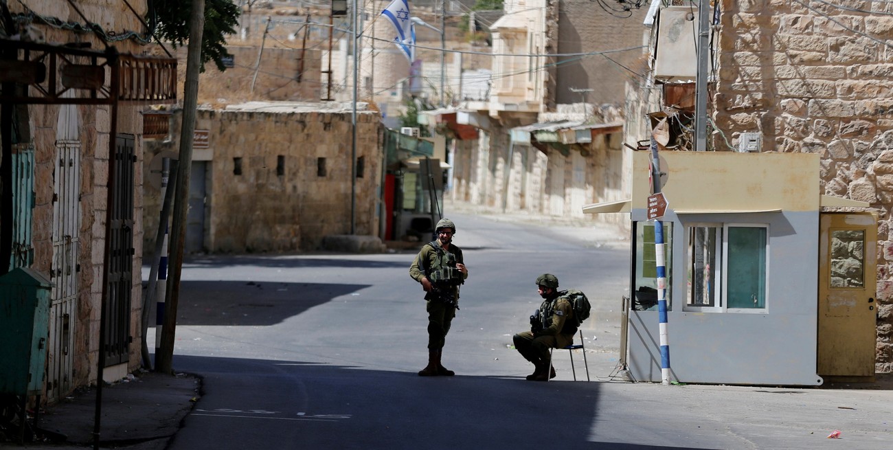 Soldados israelíes asesinaron a dos palestinos armados en Cisjordania