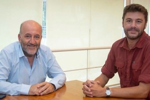 "La foto de un socialista por entusiasmo (Caruana) y un progresista individual alejado de las grandes corrientes nacionales del progresismo (Monteverde) sirvió tanto para la diversión como para el escarnio".