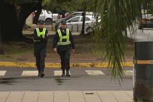 El arresto se registró el jueves, en horas de la tarde, en la zona de dársenas del cantero central de Bulevar Pellegrini. Crédito: Flavio Raina.