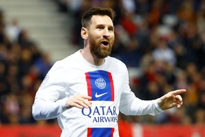 Lionel Messi y su festejo número 702 a nivel clubes en Europa. Crédito: Reuters