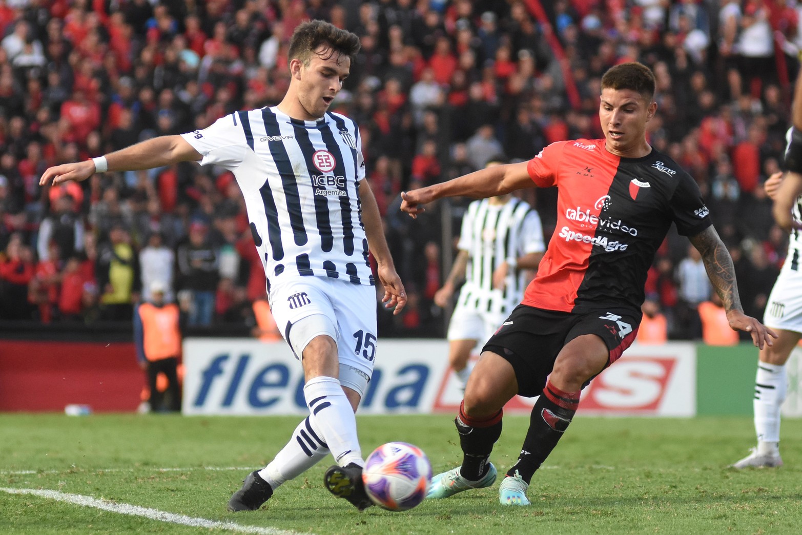 Colón y Talleres de Córdoba empataron 2 a 2 este jueves, por la undécima fecha de la Liga Profesional.