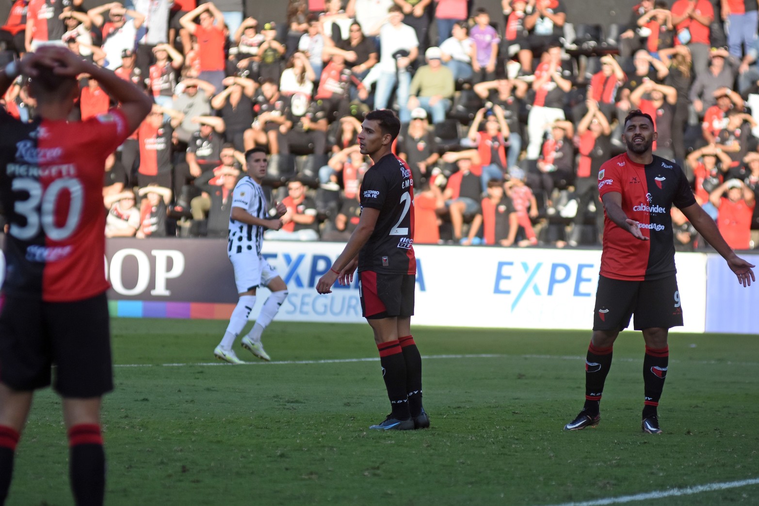 Colón y Talleres de Córdoba empataron 2 a 2 este jueves, por la undécima fecha de la Liga Profesional.