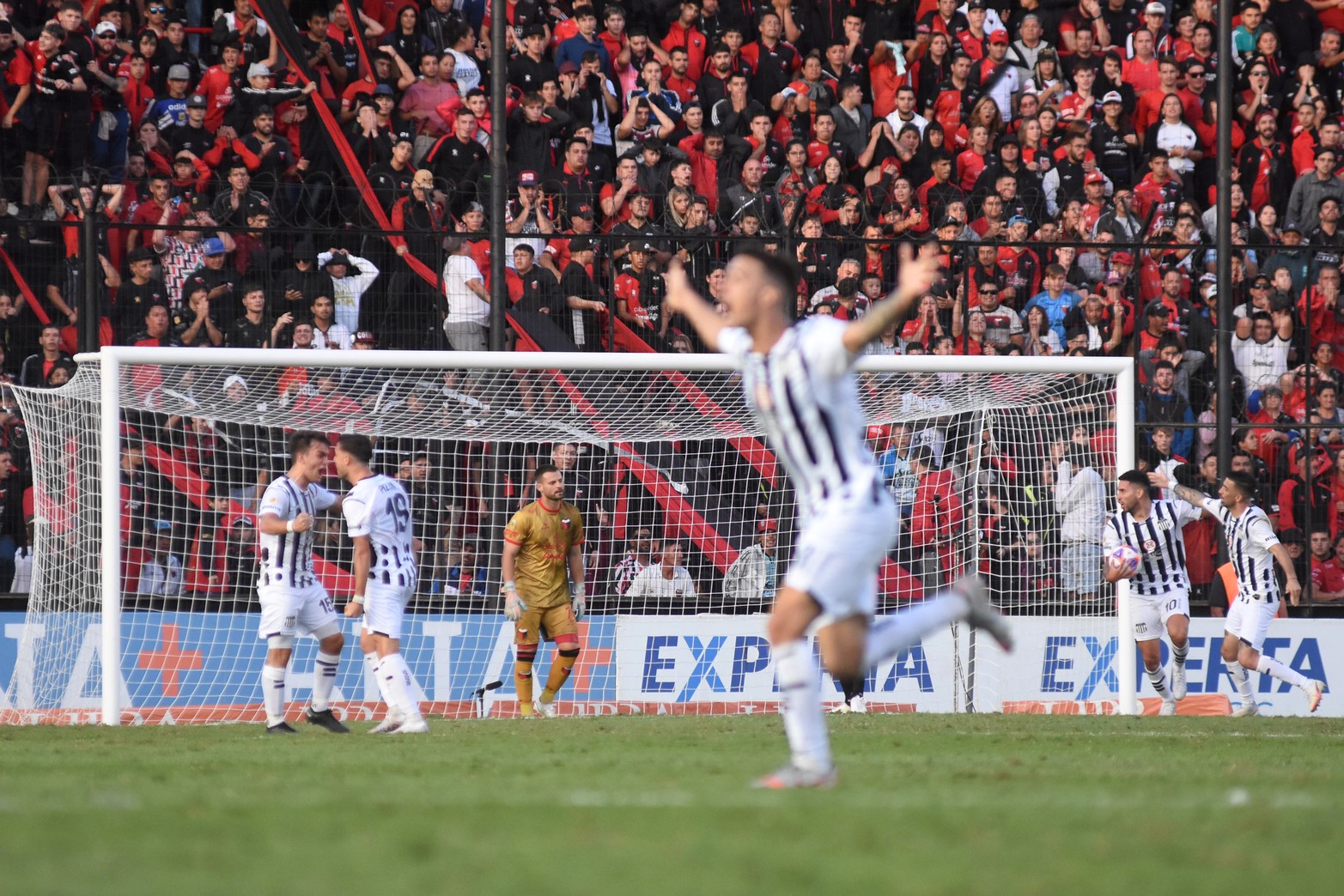 Colón y Talleres de Córdoba empataron 2 a 2 este jueves, por la undécima fecha de la Liga Profesional.