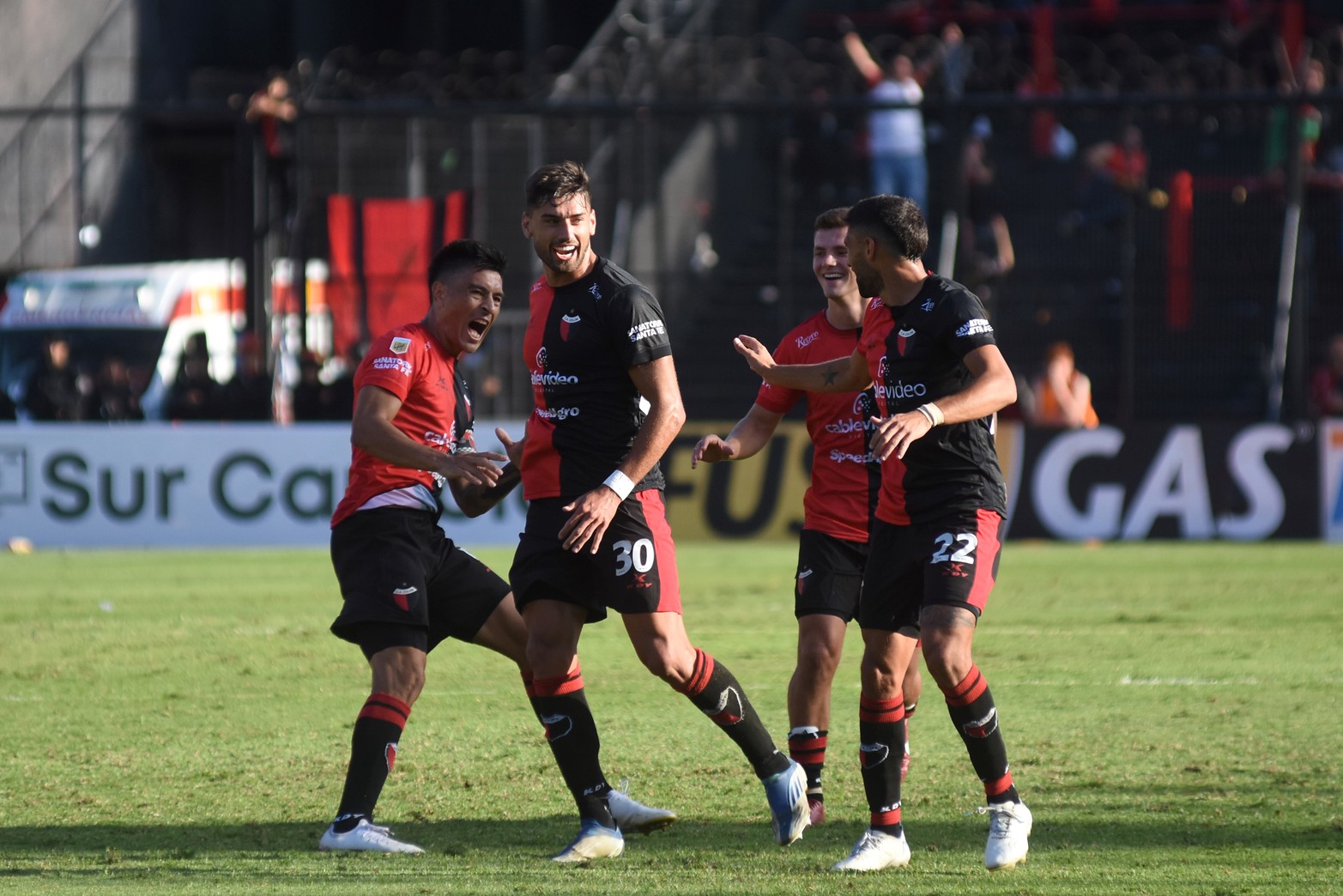 Colón y Talleres de Córdoba empataron 2 a 2 este jueves, por la undécima fecha de la Liga Profesional.