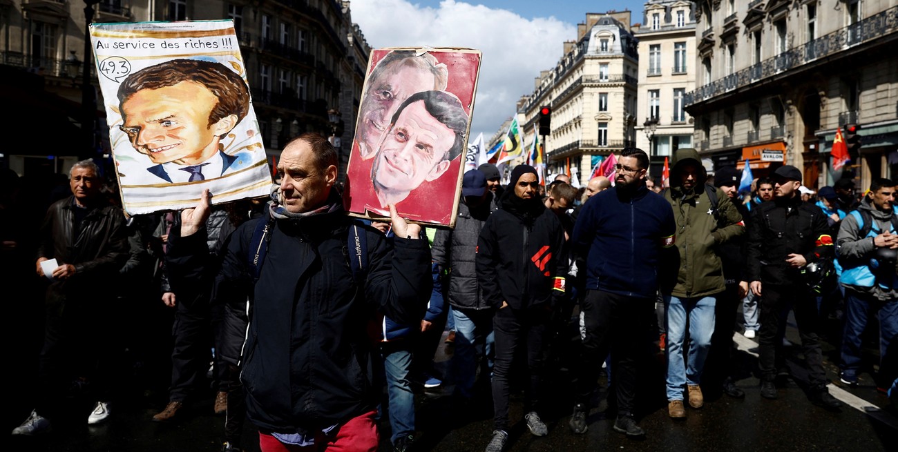 Francia se enfrenta a la duodécima huelga nacional contra la ley de pensiones