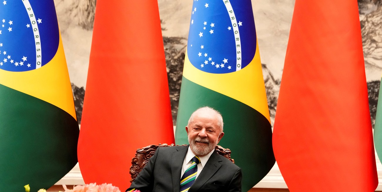 Lula da Silva en Beijing. Crédito: Ken Ishii / Reuters
