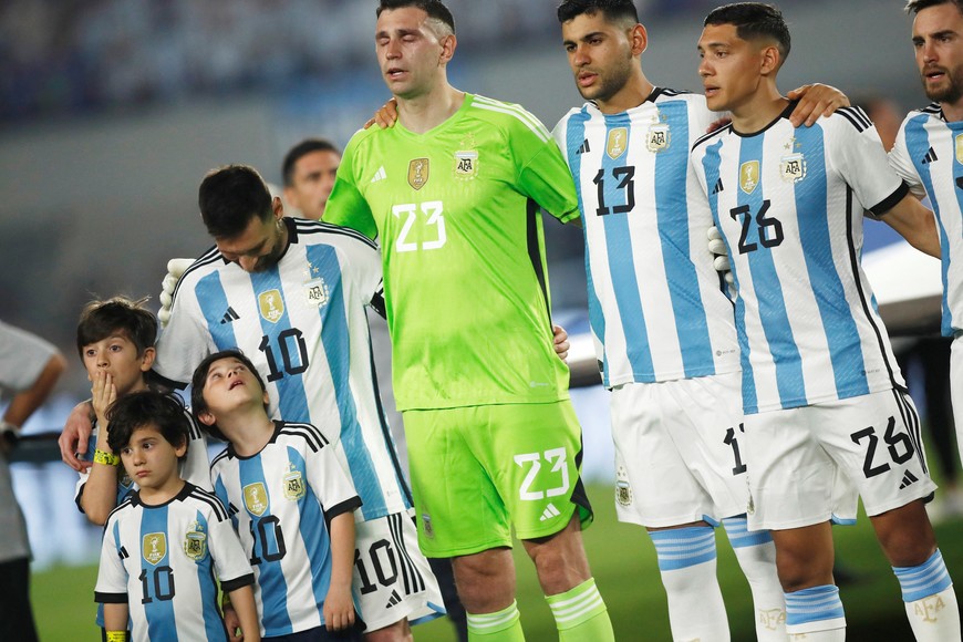 Argentina dejará atrás sus festejos, pero continuará luciendo el parche de campeón. Crédito: Agustin Marcarian / Reuters