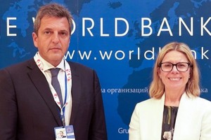 Sergio Massa junto a la Directora Gerente de Operaciones del Banco Mundial, Anna Bjerde. Crédito: Prensa Ministerio de Economía
