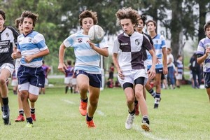 Estudiantes de Paraná, uno de los invitados al "Acercando Amigos". Crédito: Rugby Click / Franco Perego.