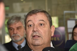 "Estamos trabajando fuertemente para que se cumplan los 180 días efectivos de clases para los preuniversitarios", sostuvo el rector de la UNL, Enrique Mammarella. Crédito: Flavio Raina / Archivo.