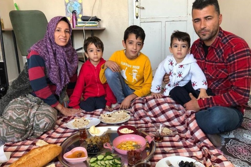 Generosa familia turca que conoció en la ruta y lo invitaron a almorzar en su casa en un pequeño pueblo en las montañas.