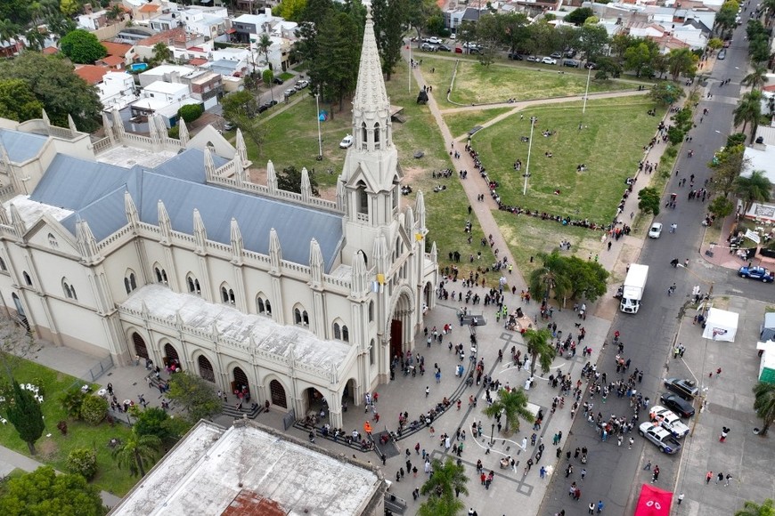 Así se vio desde el aire la 124° Peregrinación Arquidiocesana a la Basílica de Guadalupe. Crédito: Fernando Nicola