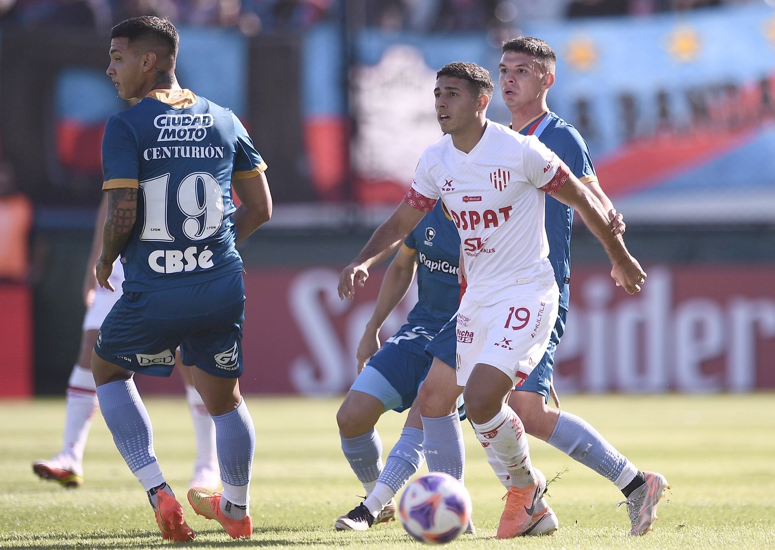 Unión y Arsenal los dos necesitan ganar para salir del fondo. 