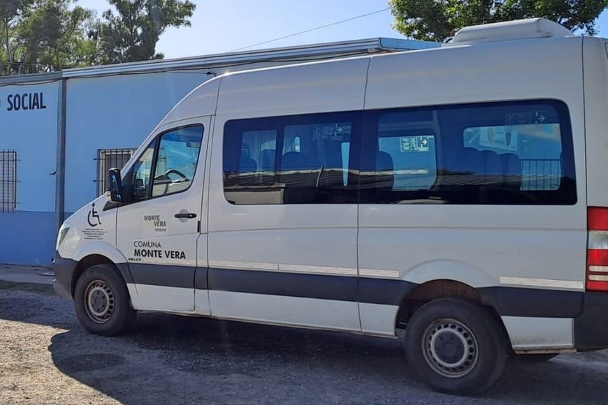 Monte Vera también cuenta con una combi especialmente adaptada para la movilidad de personas con discapacidad.