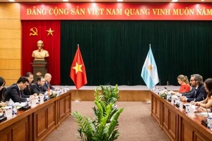 Cafiero y una delegación argentina ya visitó Hanói en 2022.