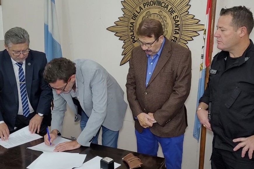 Se firmó un convenio para la remodelación del edificio de la jefatura de la ciudad de Casilda.
