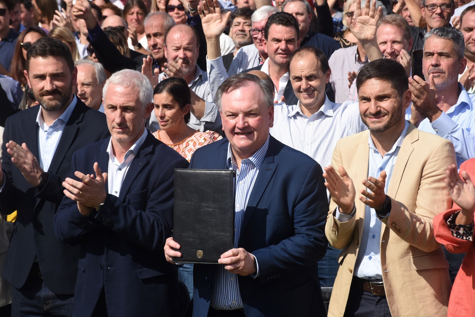En el lugar, los máximos representantes de cada fuerza suscribieron un documento en el que figuran las bases y los compromisos del nuevo espacio político. Foto: Mauricio Garín