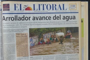 La tapa del 29 de abril se dedicó por completo a la inundación. Crédito: Flavio Raina