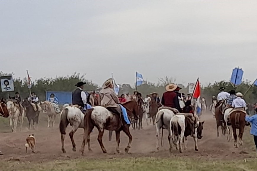 La actividad contó con un torneo de asadores, cada vez más solicitado y atrayente, y las clásicas destrezas criollas.