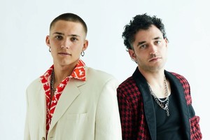 Koino Yokan, dúo revelación de la escena pop/rock argentina: Tomás Otero (vocalista) y Jeremías Oro (guitarrista y productor).