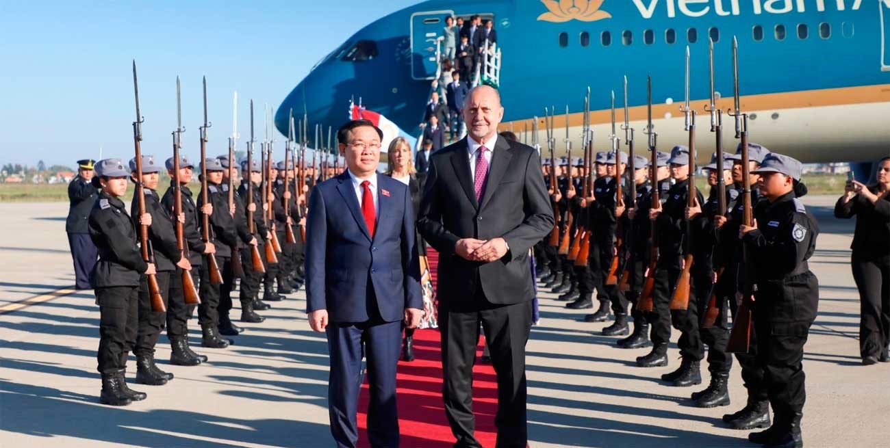 Perotti se reúne con una delegación de Vietnam para acrecentar lazos comerciales