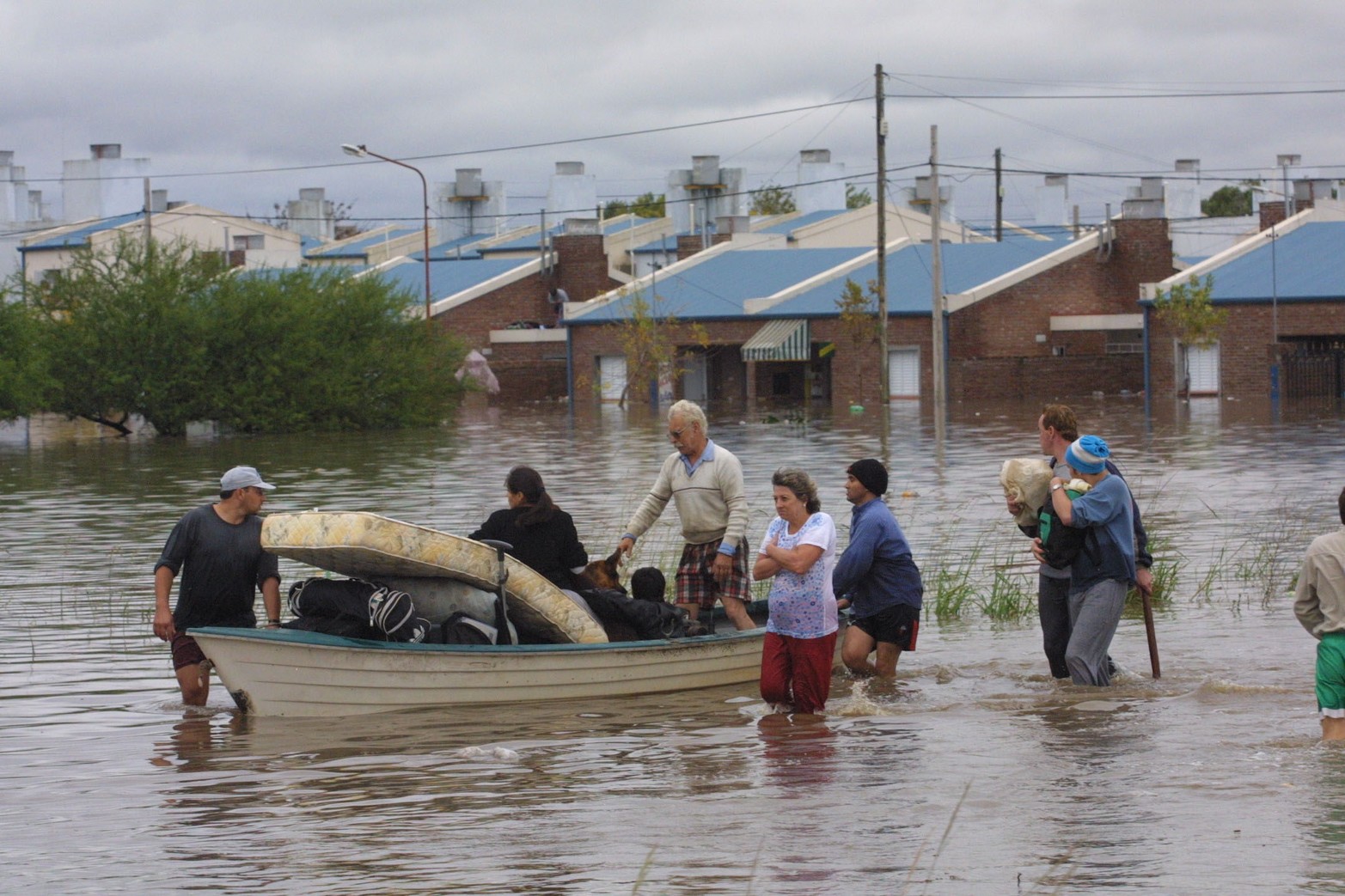 El drama de abandonar con lo puesto el hogar.