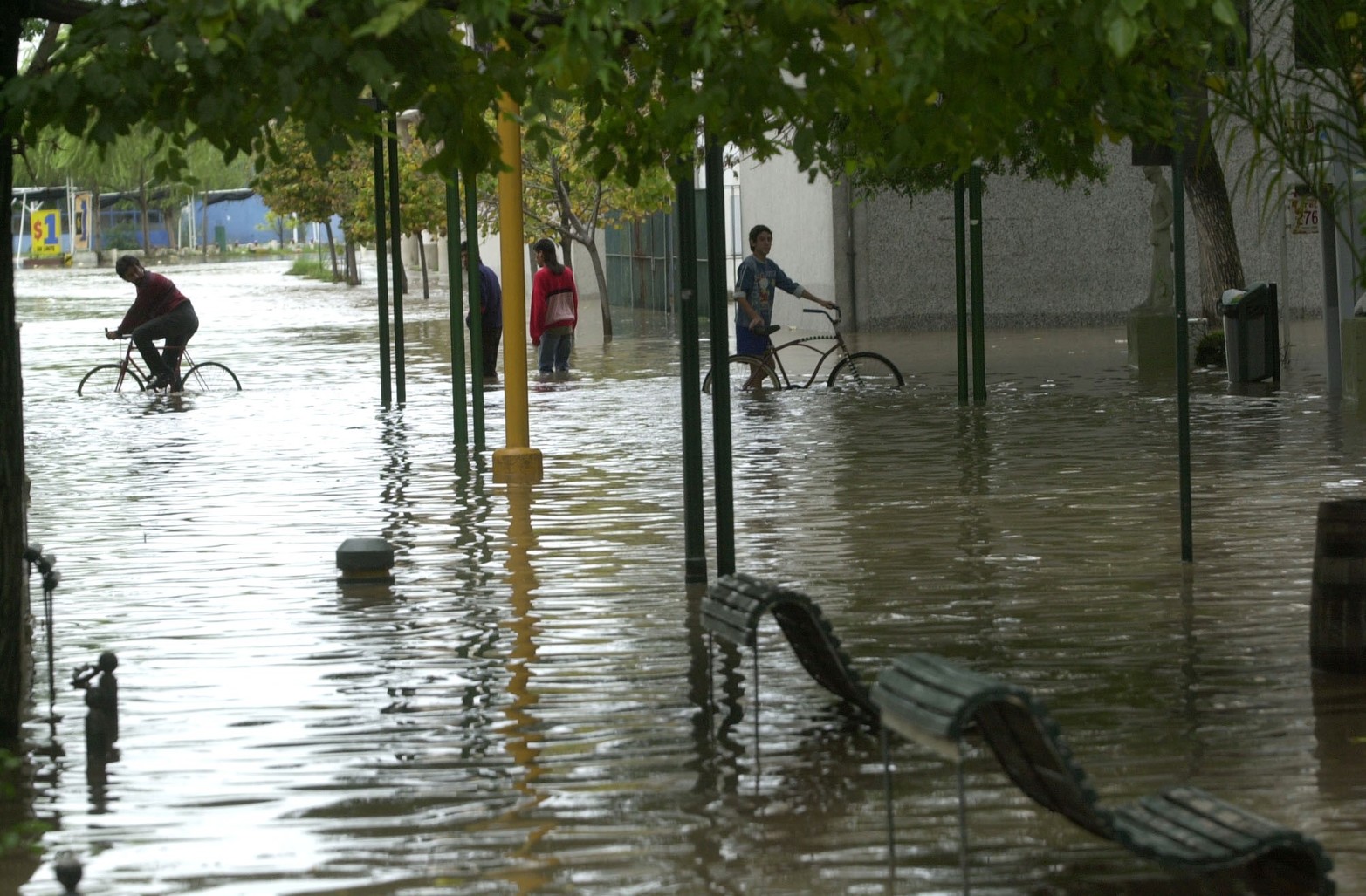 Cortada Falucho y 25 de Mayo.