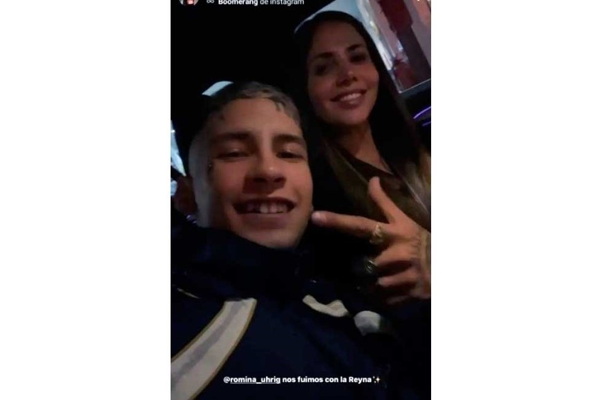 La imagen que después eliminó el cantante.