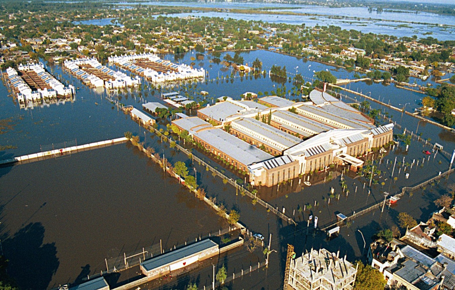 El hospital de Niños Orlando Alassia y barrio La Florida. Viernes 2 de mayo de 2003.