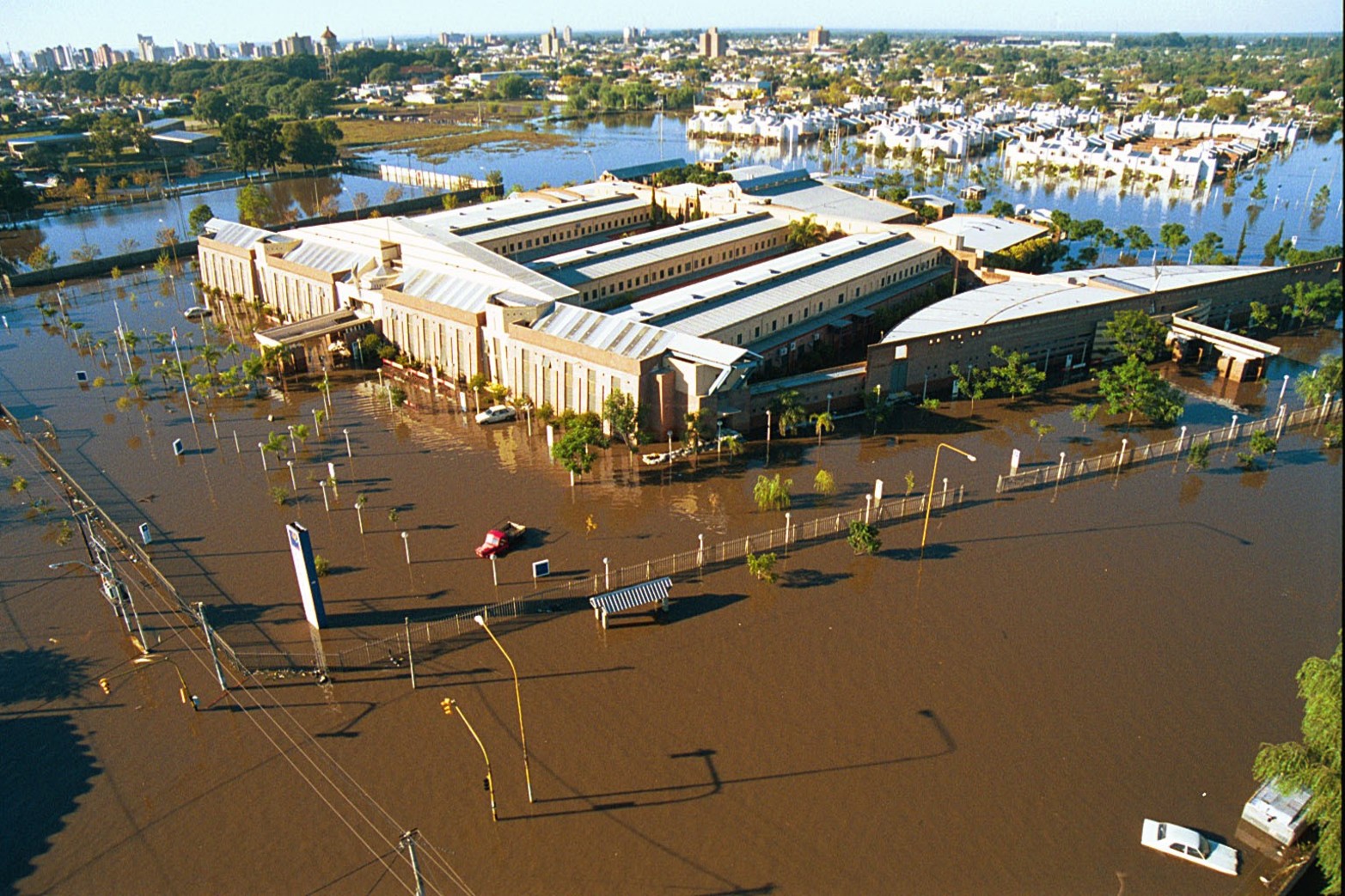 Viernes 2 de mayo de 2003. Así estaba el hospital de Niños Orlando Alassia.
