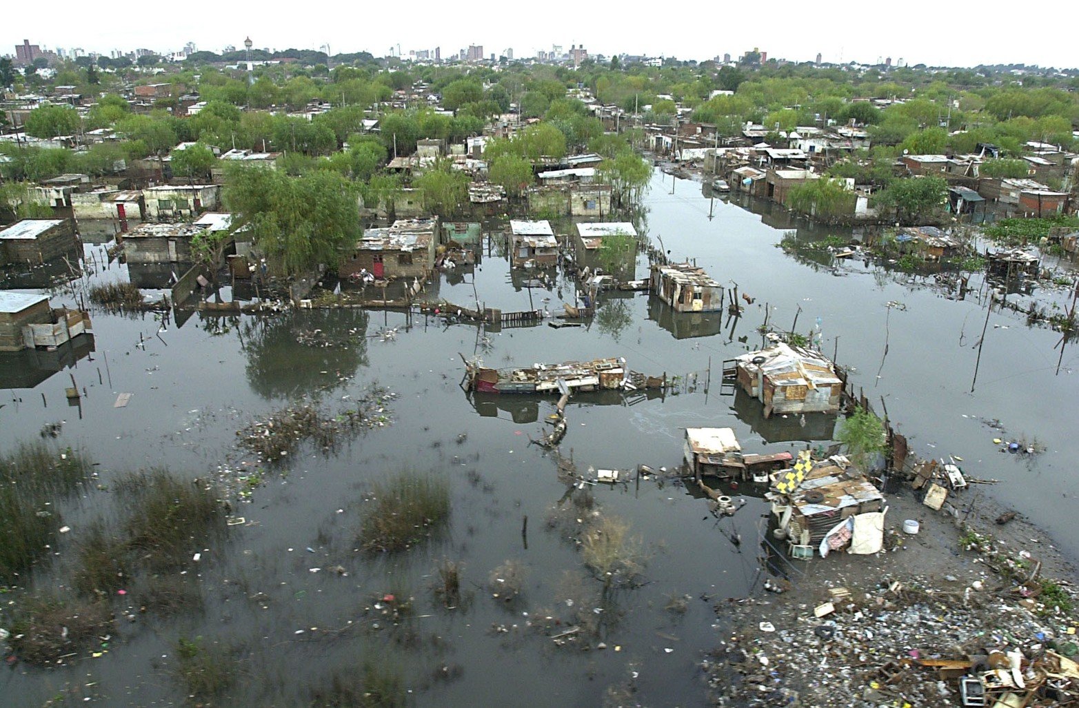 Barrio Arenales, ubicado al oeste de los barrios Chalet y San Lorenzo. Jueves 21 de mayo de 2003.