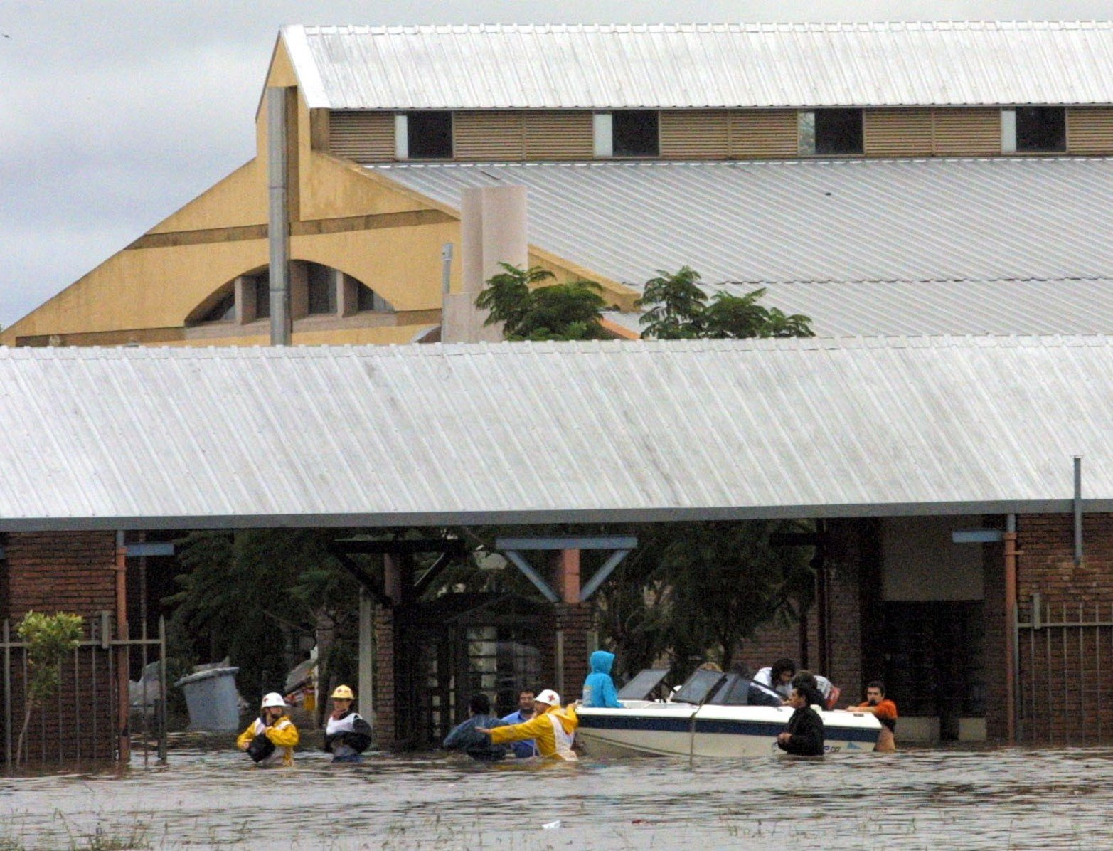 Así retiraron las personas internadas en el Hospital de Niños.