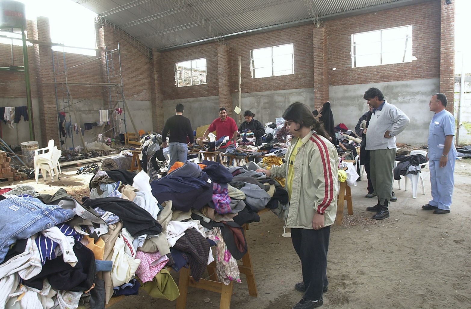 En el Centro de los ex Combatientes de Malvinas, uno de los lugares donde se recibía donaciones, se clasificaba y se entregaba.