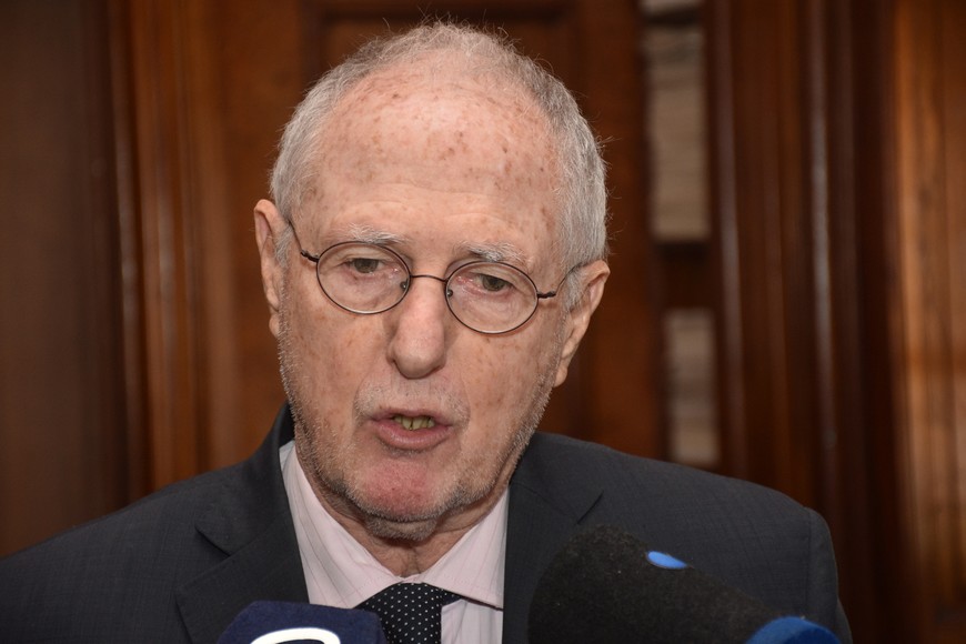 El magistrado reveló este jueves que esa misma mañana había estado intercambiando opiniones sobre el tema con la ministra de Gobierno, Celia Arena. "Veremos", concluyó. Crédito: Flavio Raina