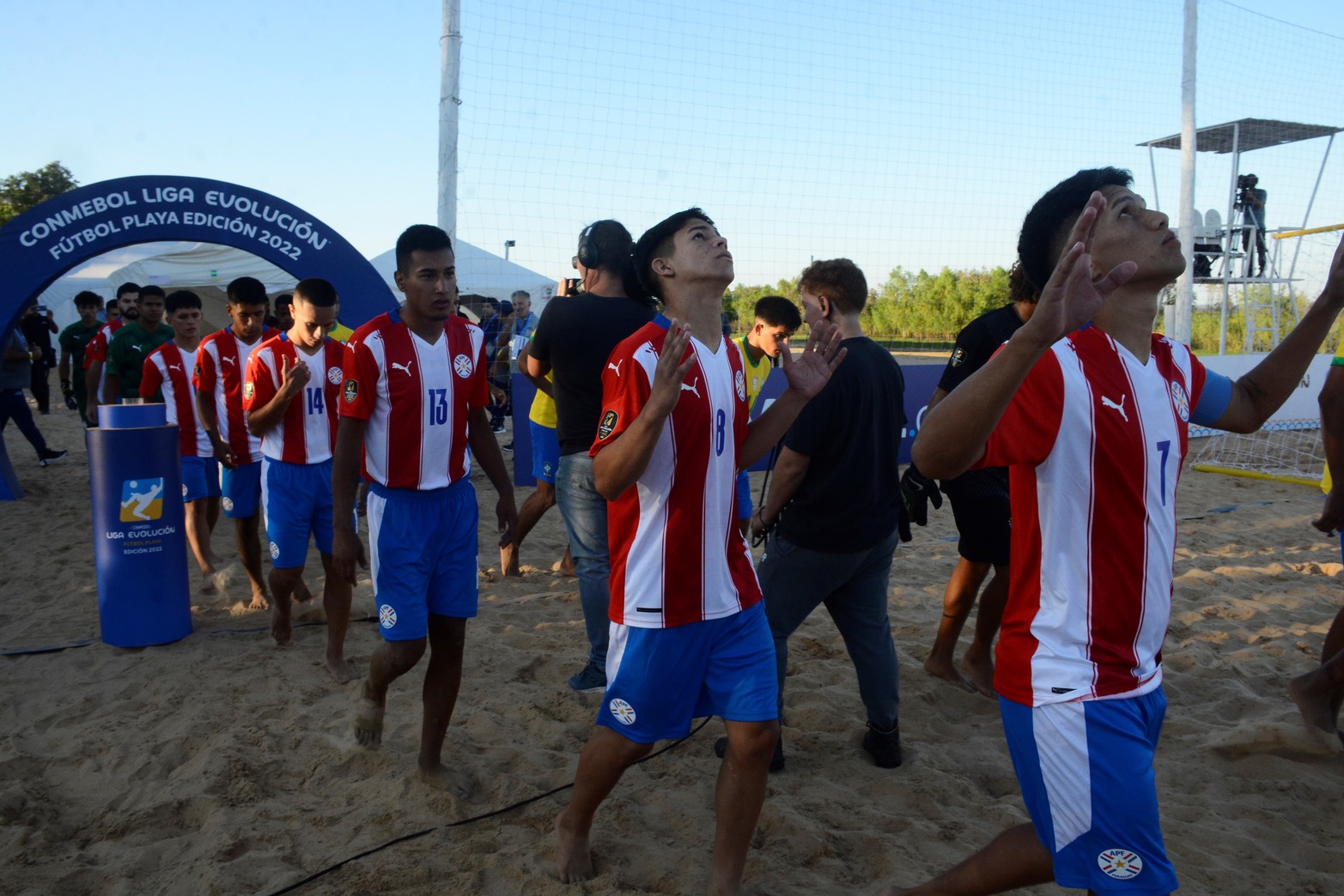 Organizado por la Conmebol, en la costanera oeste, se disputan la semifinal del torneo. Mañana se juega la final. Foto Luis Cetraro