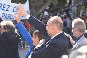 "Hay muy buena gente, que conoce bien la provincia, que la ha recorrido bien, tiene equipo y el coraje para ser gobernador", dijo Perotti. Crédito: Mauricio Garín.