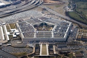 FILE PHOTO: The Pentagon is seen from the air in Washington, U.S., March 3, 2022, more than a week after Russia invaded Ukraine. REUTERS/Joshua Roberts/File Photo/File Photo