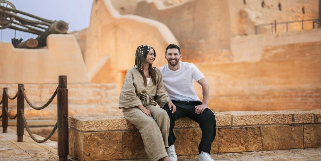 Lionel Messi y Antonela Roccuzzo. Crédito: Ministerio de Turismo de Arabia Saudita