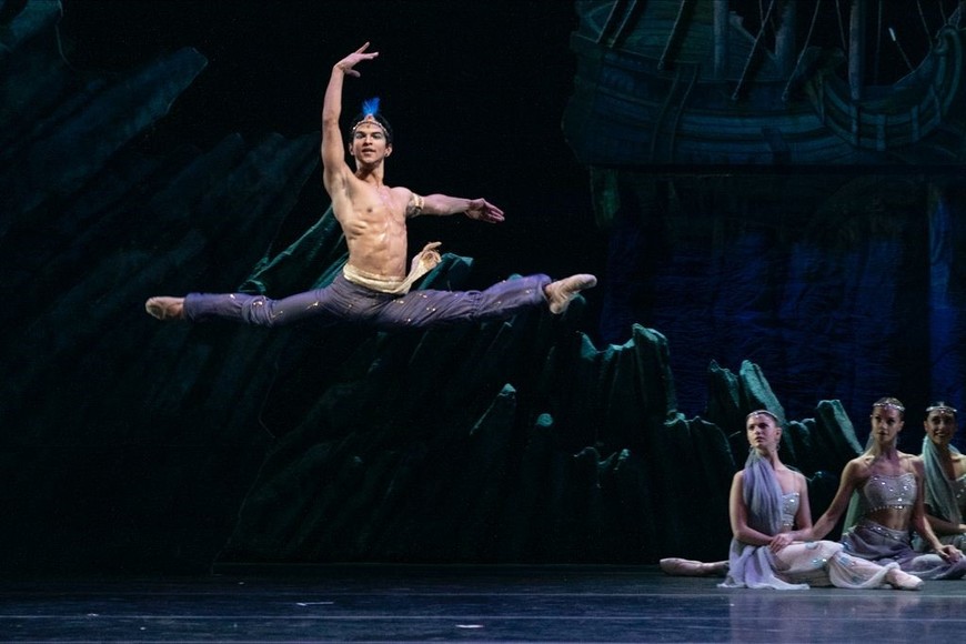 Bailarín del Teatro Colón Jiva Velázquez.