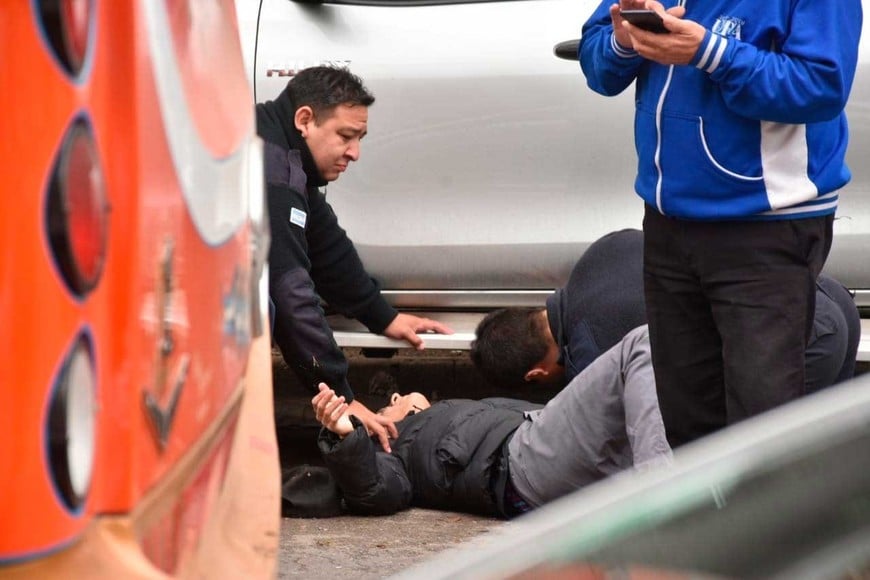 Choque motociclista delivery recoleta santafesina colectivo.  Crédito: Luis Cetraro