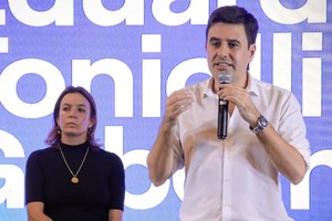 Toniolli y De Ponti en el lanzamiento de sus precandidaturas.