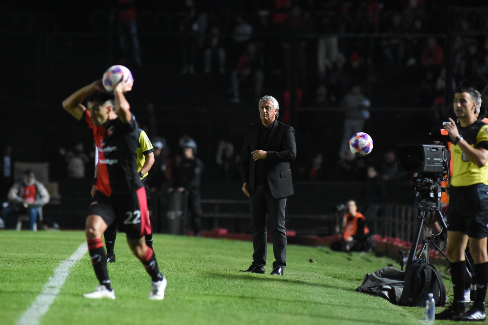 El DT Pipo Gorosito logró una importante victoria de local. Sacó 9 de 12 puntos de local. 