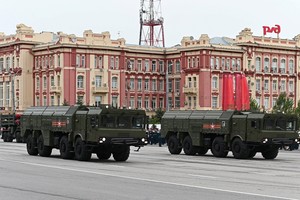 Algunos de los vehículos presentados. Crédito: Sergey Pivovarov / Reuters