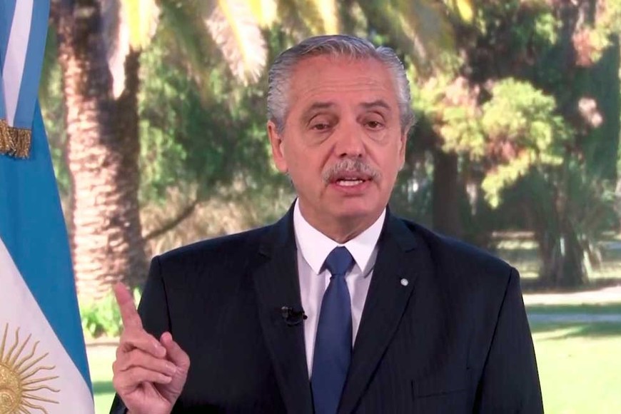 El presidente apuntó al máximo tribunal tras la suspensión de las elecciones en dos provincias.