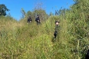 La mujer fue encontrada en buen estado de salud y trasladada a un hospital para recibir atención médica.