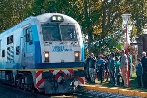 El sistema ferroviario vuelve a conectar localidades santafesinas.